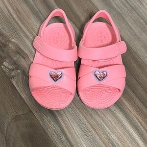 Crocs Classic Cross Strap Charm Toddler Girl Sandals Size 6 Pink Glitter Heart